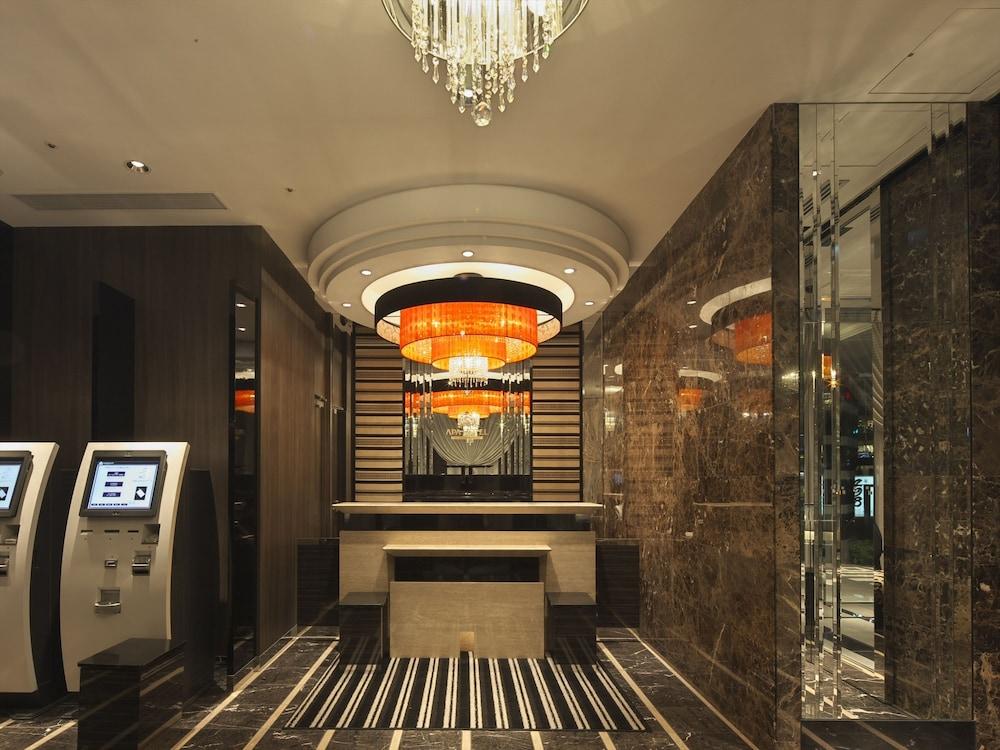 Apa Hotel Higashi Shinjuku Ekimae Tokio Exterior foto